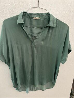 eesome Sage Green Short Sleeve V-Neck Blouse